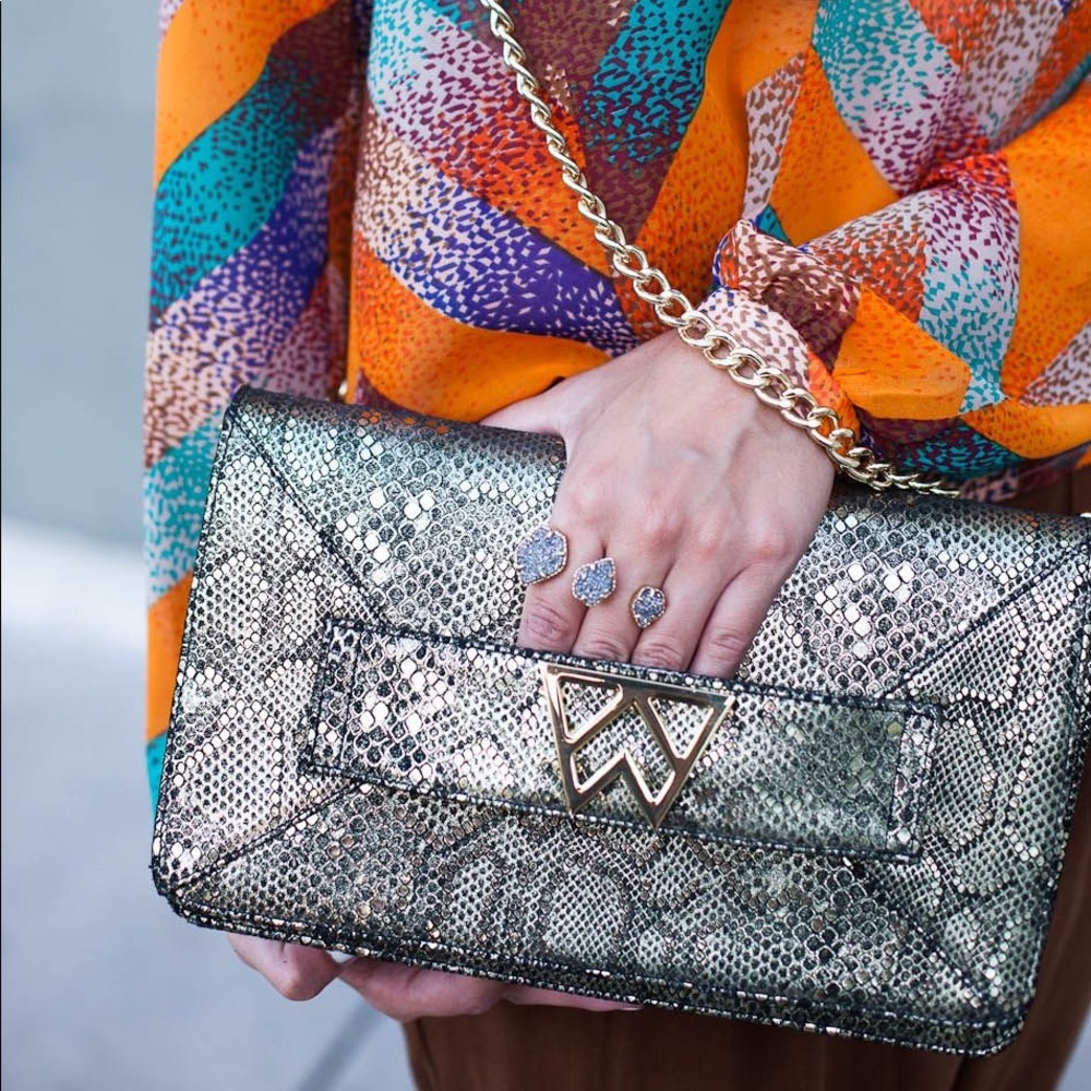 NWOT Kelly Wynne Forever Classy Clutch